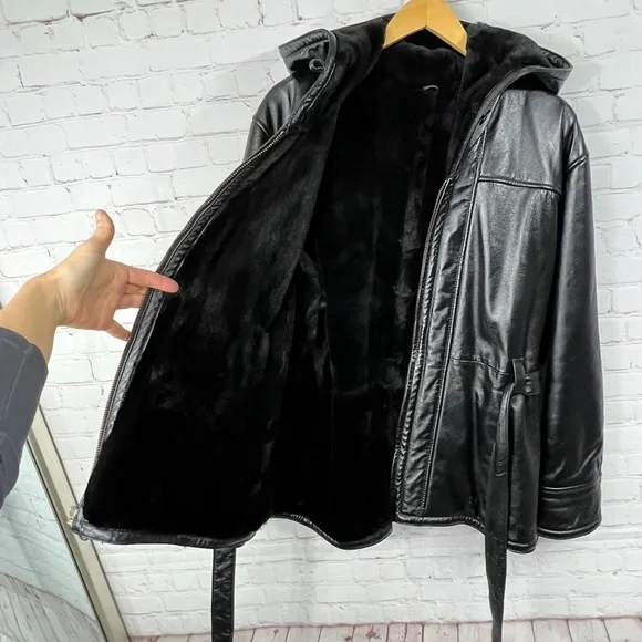 WOMENS! NWOT |•WILSONS LEATHER•| Black Leather Heavy Fur Lined Hooded Jacket - Picture 9 of 16